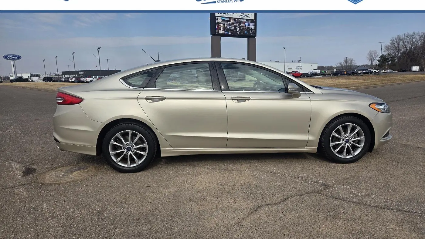 Preowned 2017 Ford Fusion SE for Sale