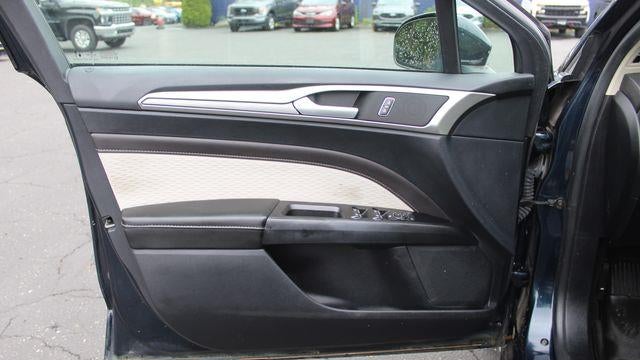 2020 Ford Fusion SE