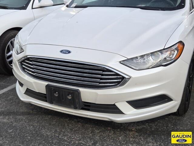 2018 Ford Fusion SE — photo 1 of 12