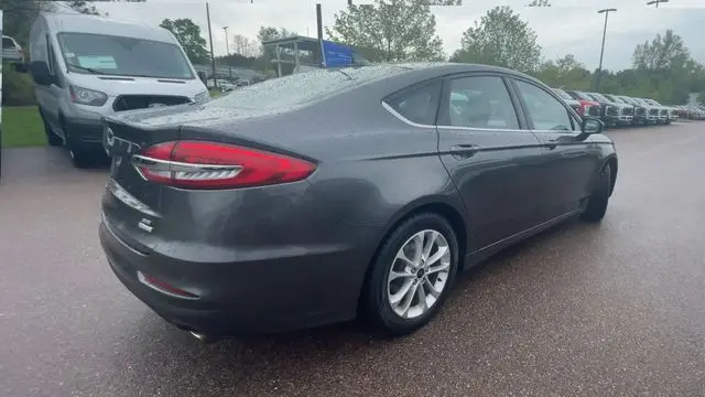 2020 Ford Fusion SE
