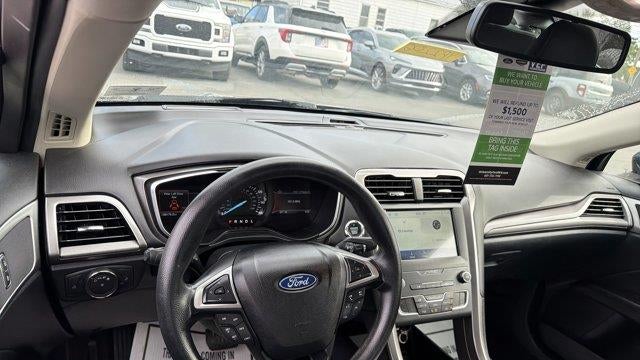 2020 Ford Fusion SE