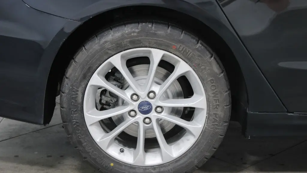 2020 Ford Fusion SE