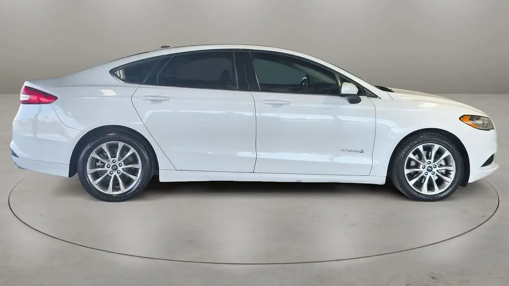 2017 Ford Fusion Hybrid SE