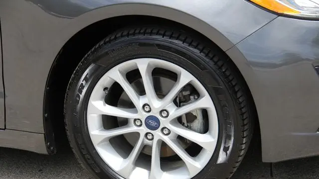 2020 Ford Fusion Hybrid SE