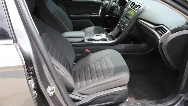 2020 Ford Fusion Hybrid SE