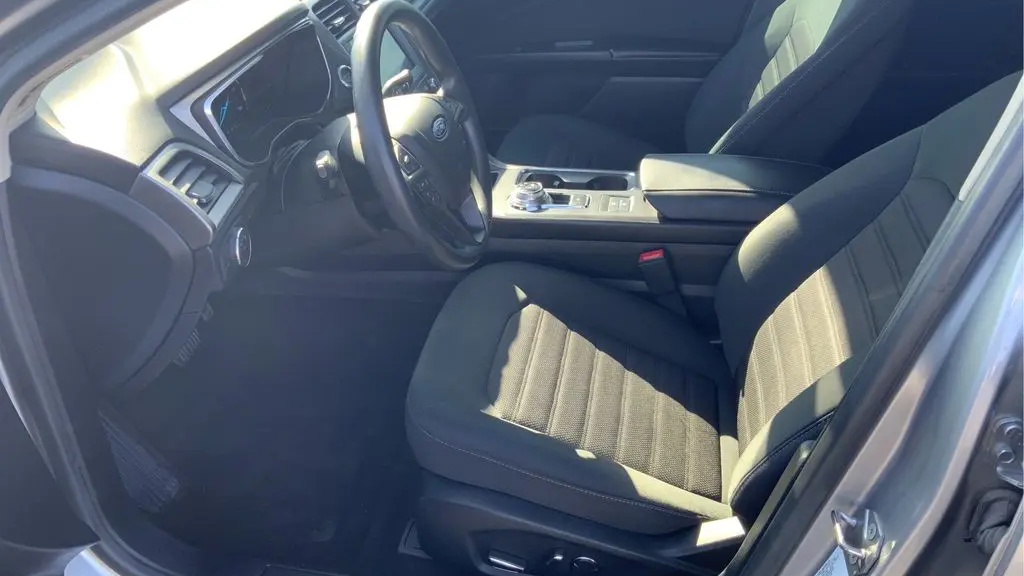 2020 Ford Fusion Hybrid SE