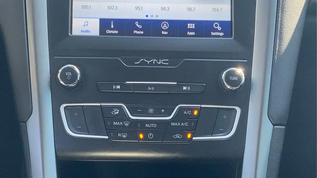 2020 Ford Fusion Hybrid SE