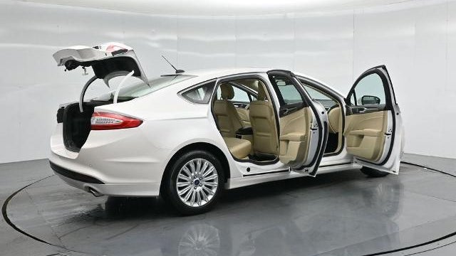 2013 Ford Fusion Hybrid SE