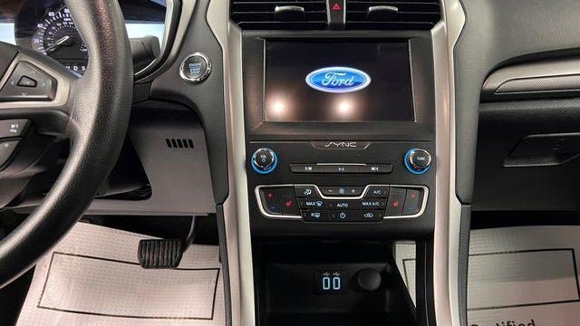 2020 Ford Fusion SE