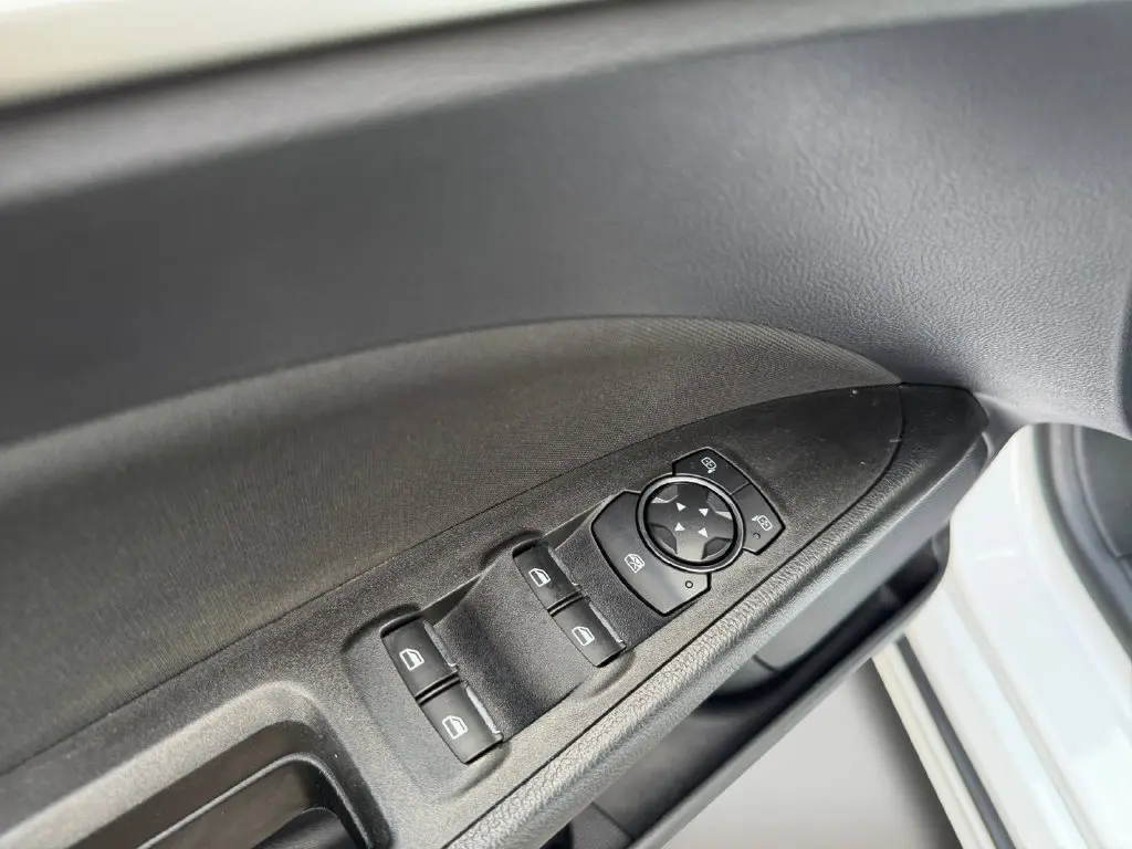 2020 Ford Fusion - $24,302