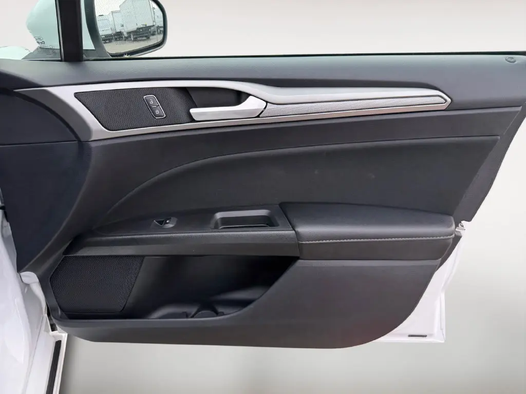 2020 Ford Fusion - $24,302