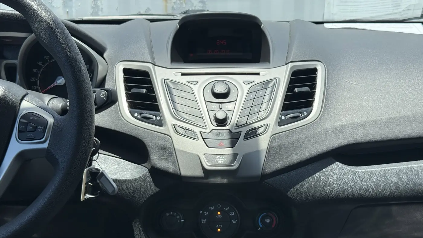 2013 Ford Fiesta SE