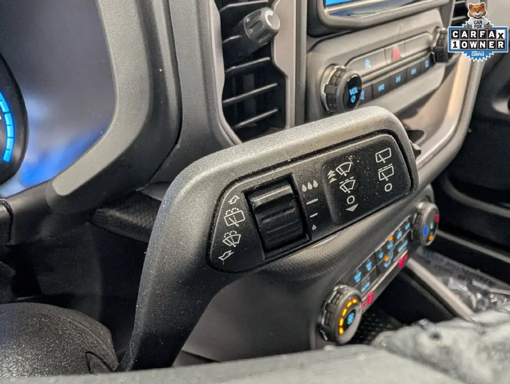 2023 Ford Bronco - $26,900