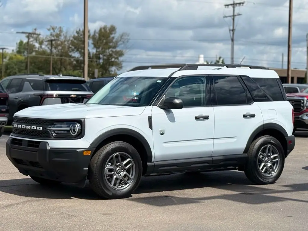 2026 Ford Bronco - $32,500