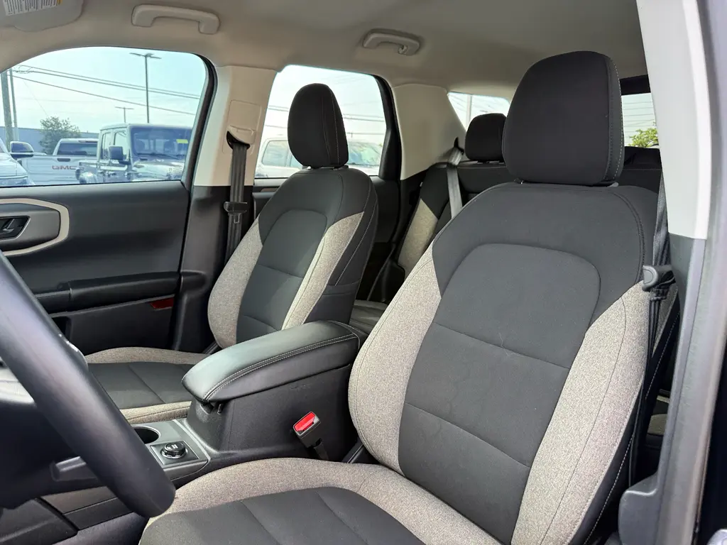 2025 Ford Bronco - $28,996