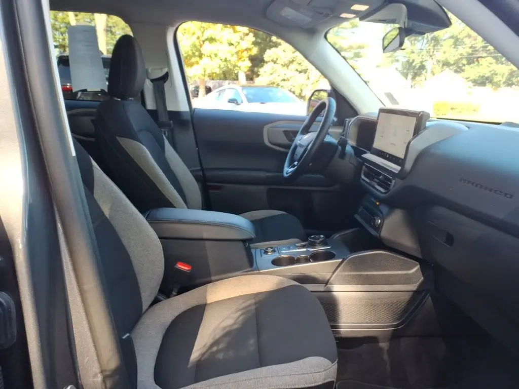 2025 Ford Bronco - $30,800
