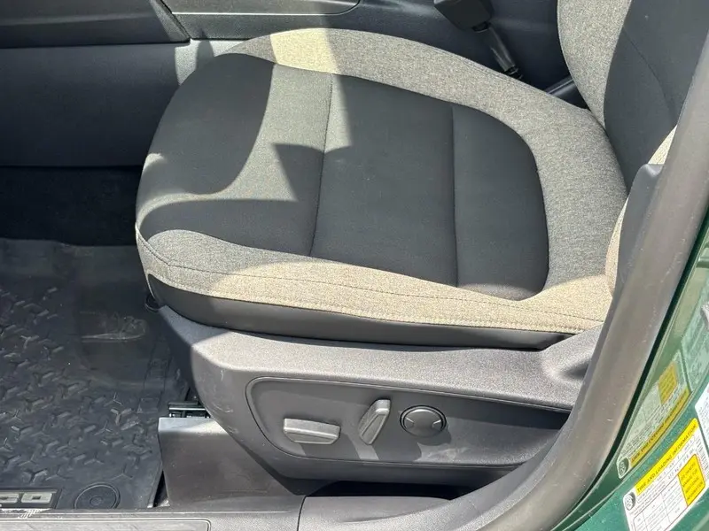 2025 Ford Bronco - $27,995