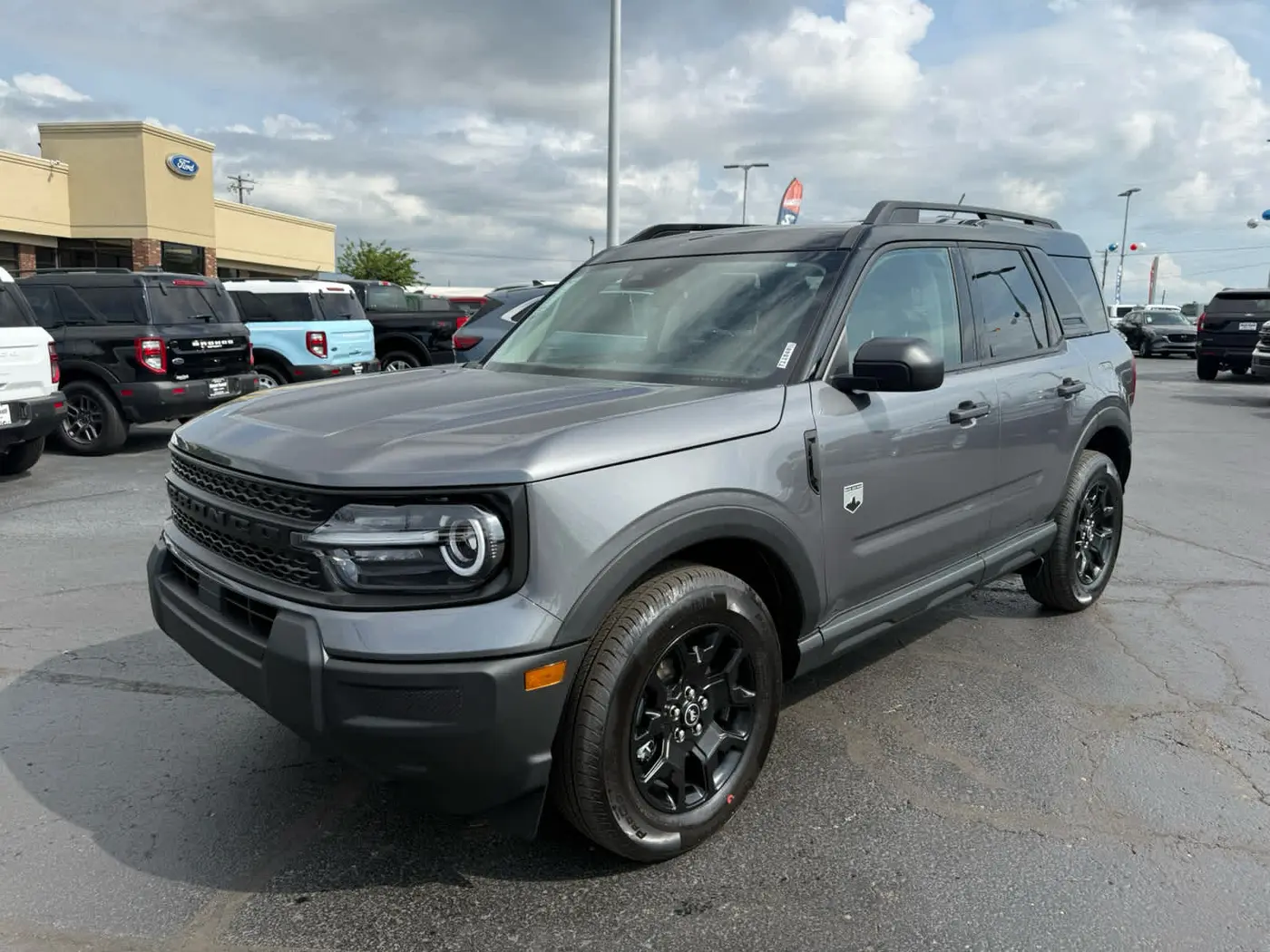 2026 Ford Bronco - $32,977