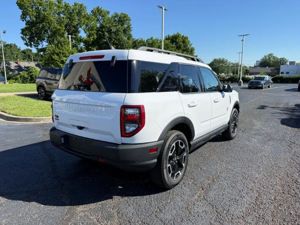 2023 Ford Bronco - $27,998