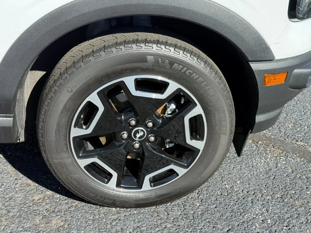 2023 Ford Bronco - $27,998