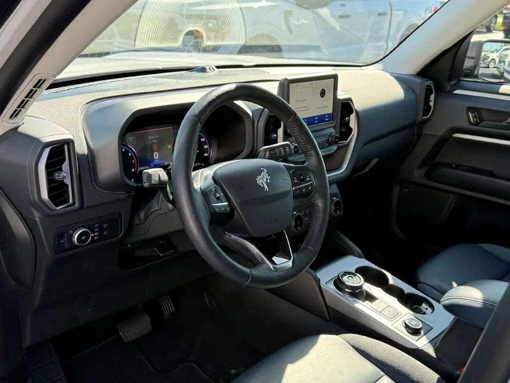 2023 Ford Bronco - $27,998
