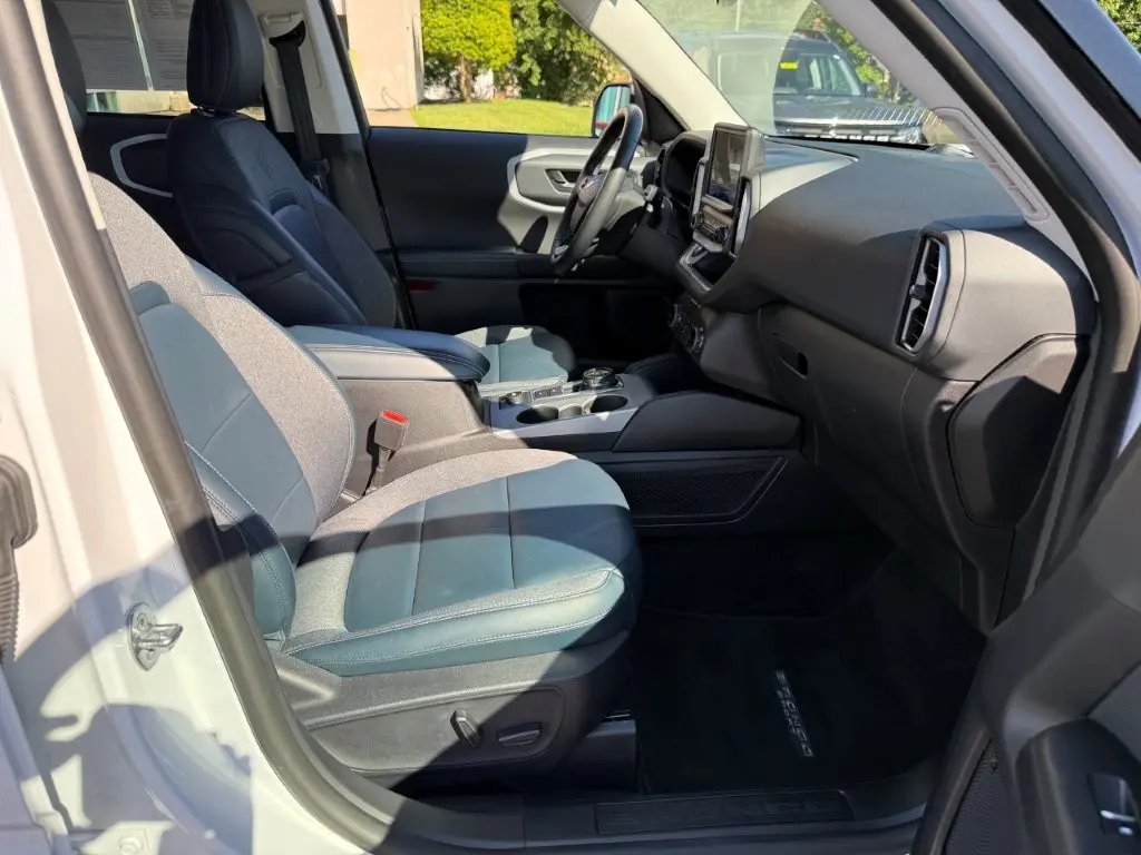 2023 Ford Bronco - $27,998