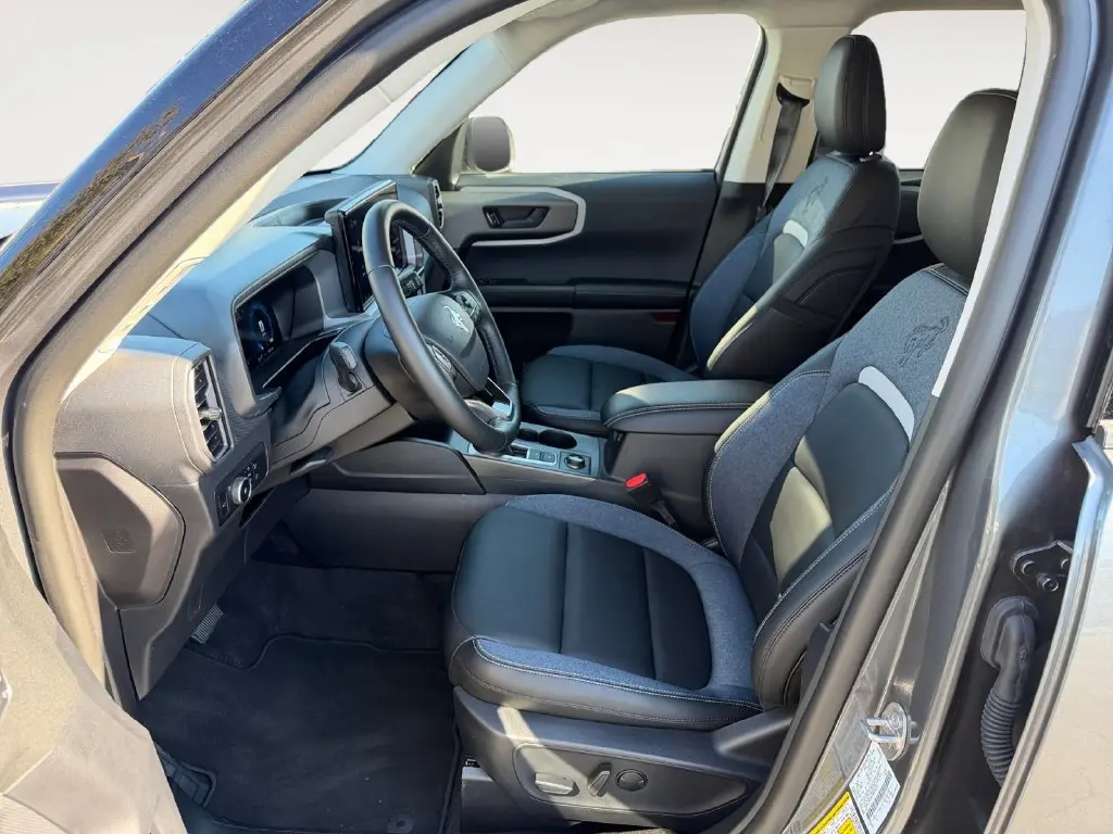2025 Ford Bronco - $28,976