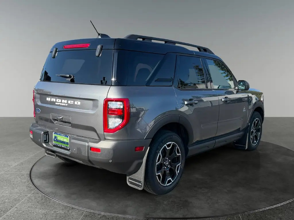 2025 Ford Bronco - $28,976