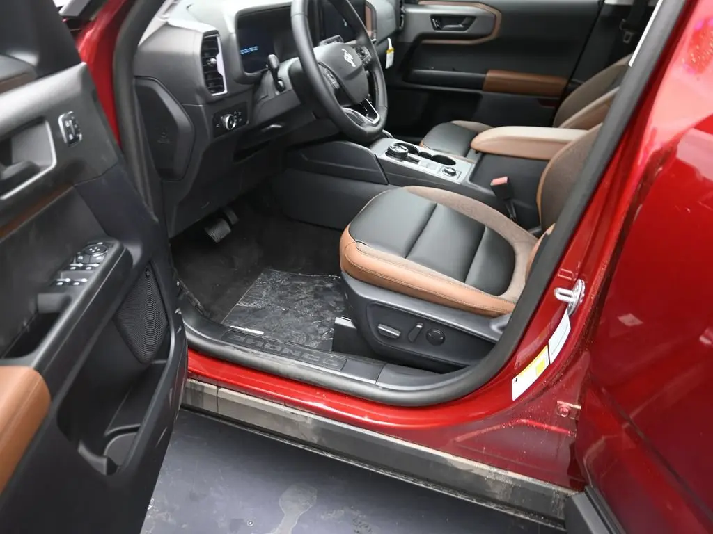 2025 Ford Bronco - $33,980
