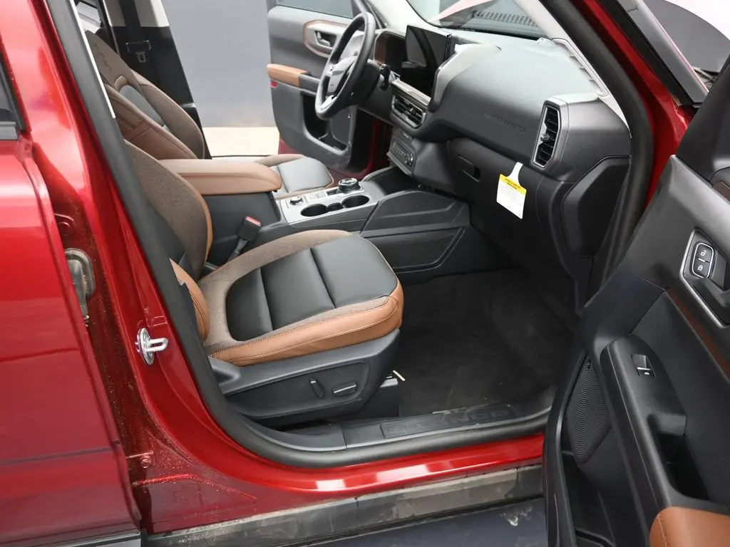 2025 Ford Bronco - $33,980