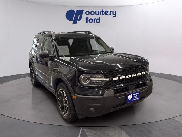 2025 Ford Bronco - $32,990