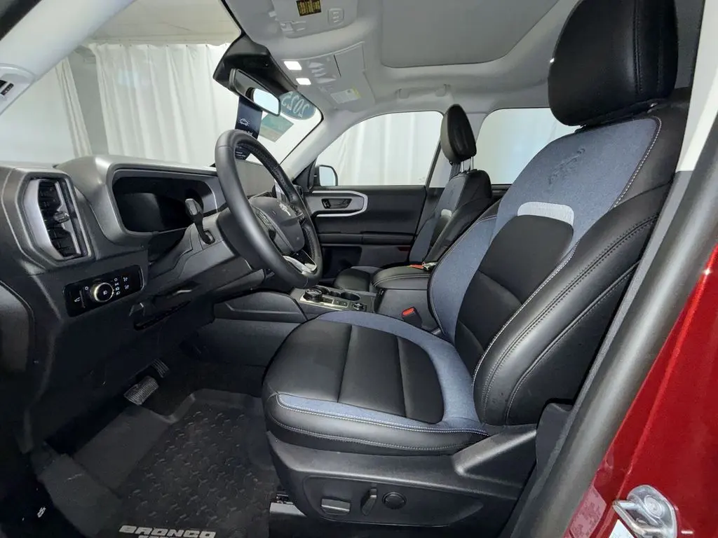 2025 Ford Bronco - $32,995