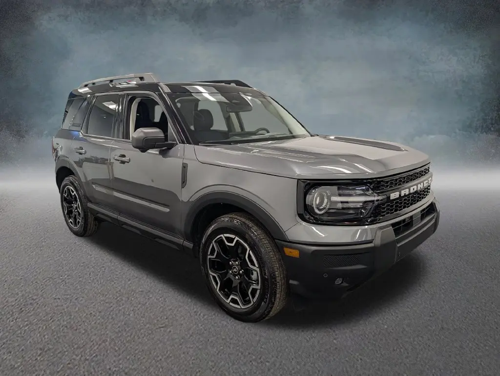 2025 Ford Bronco - $30,900