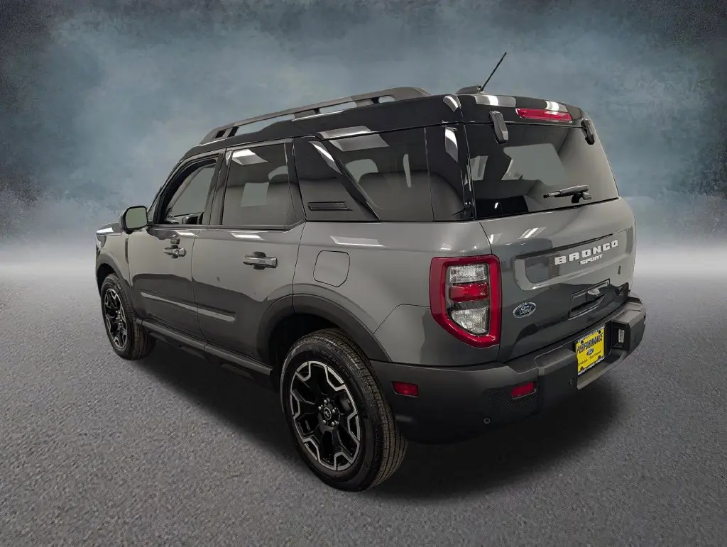 2025 Ford Bronco - $30,900