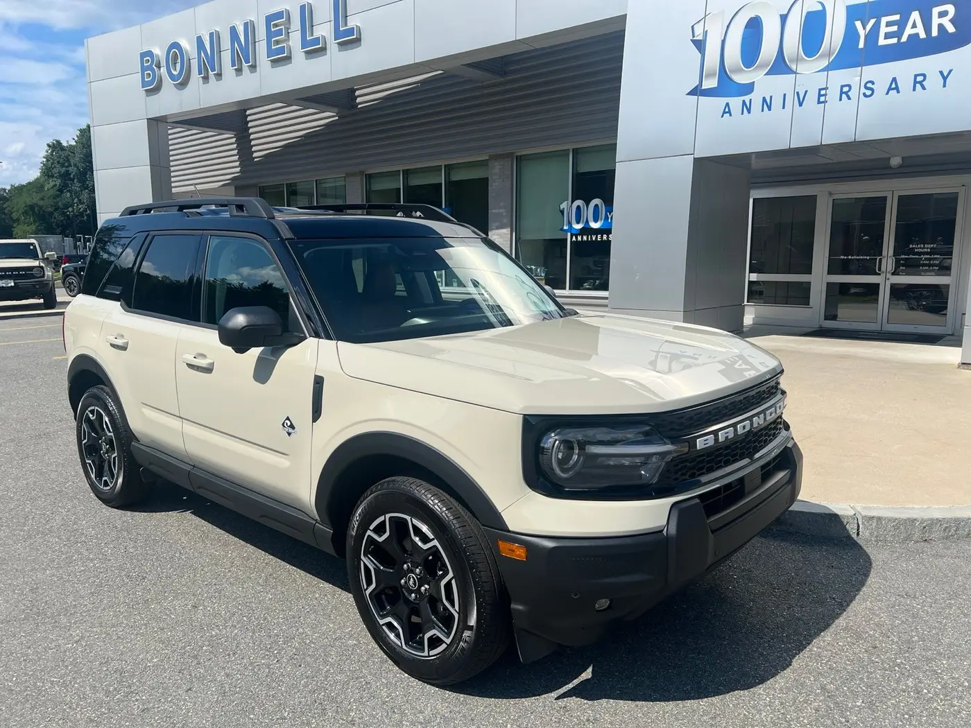 2025 Ford Bronco - $33,647