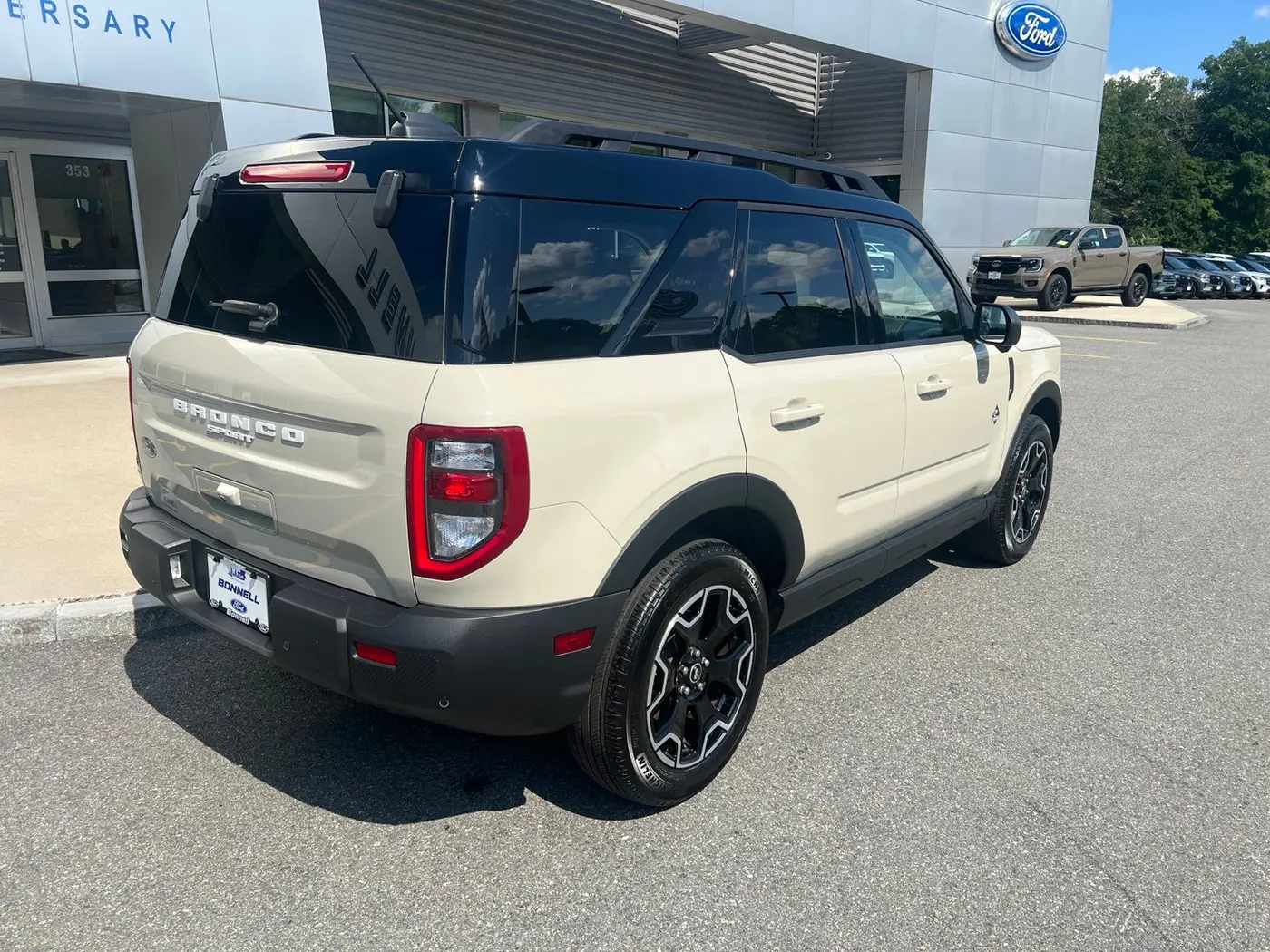 2025 Ford Bronco - $33,647
