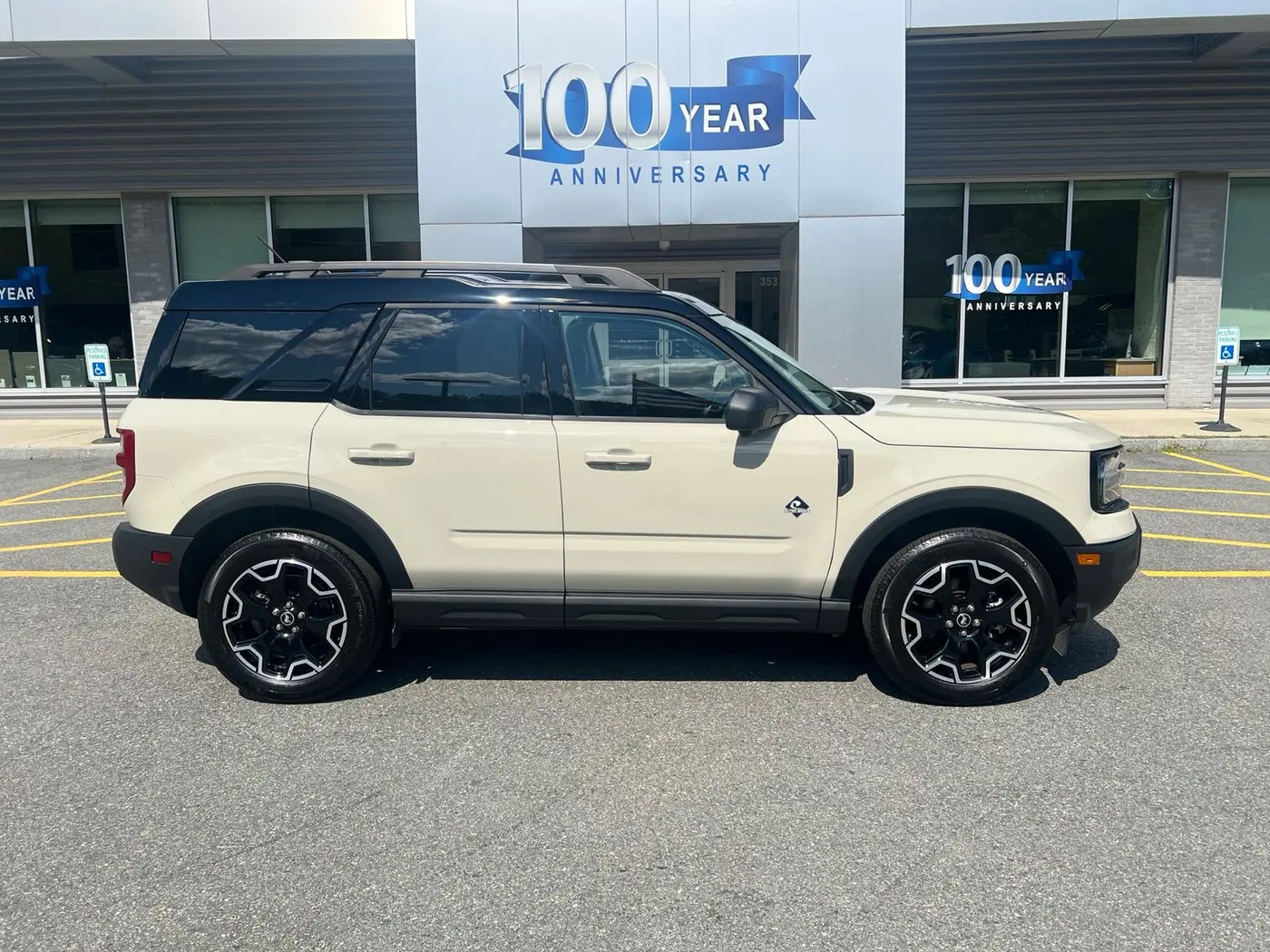 2025 Ford Bronco - $33,647