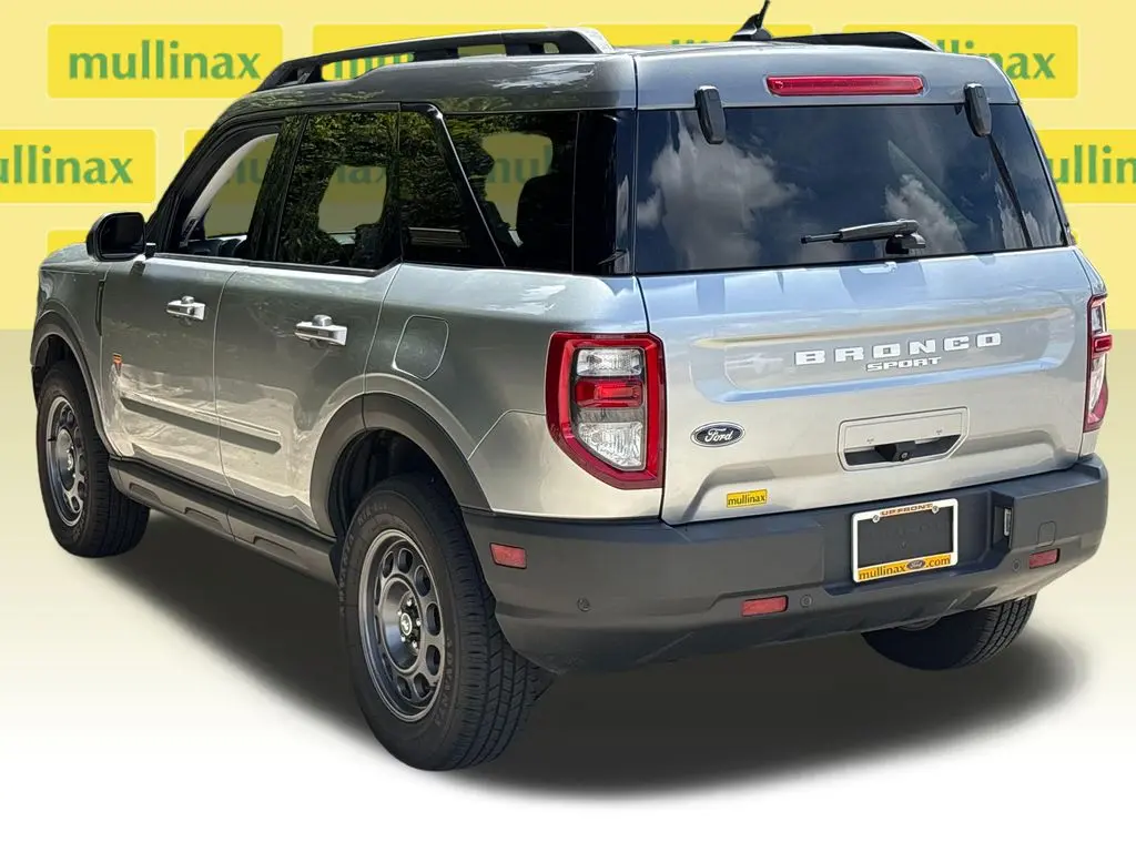 2022 Ford Bronco - $27,700