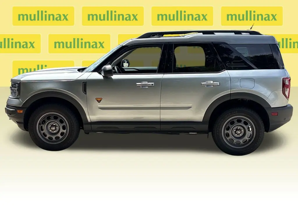 2022 Ford Bronco - $27,700