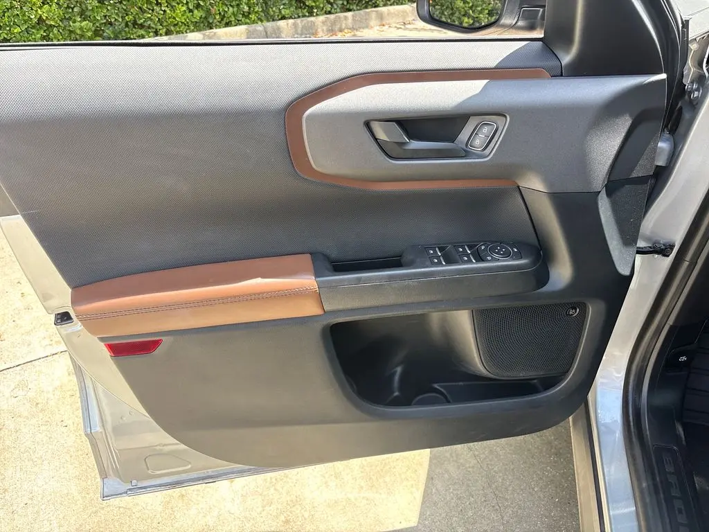 2022 Ford Bronco - $27,700