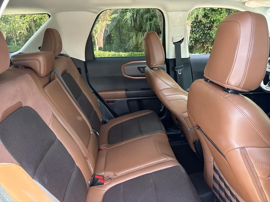 2022 Ford Bronco - $27,700