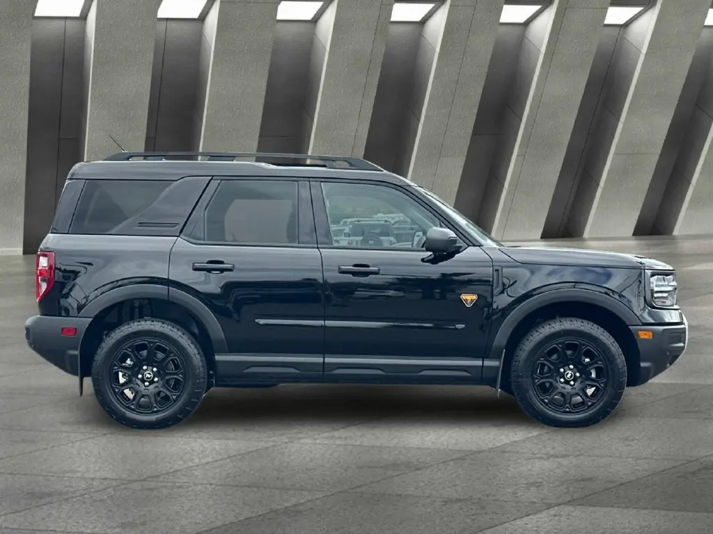 2025 Ford Bronco - $32,750