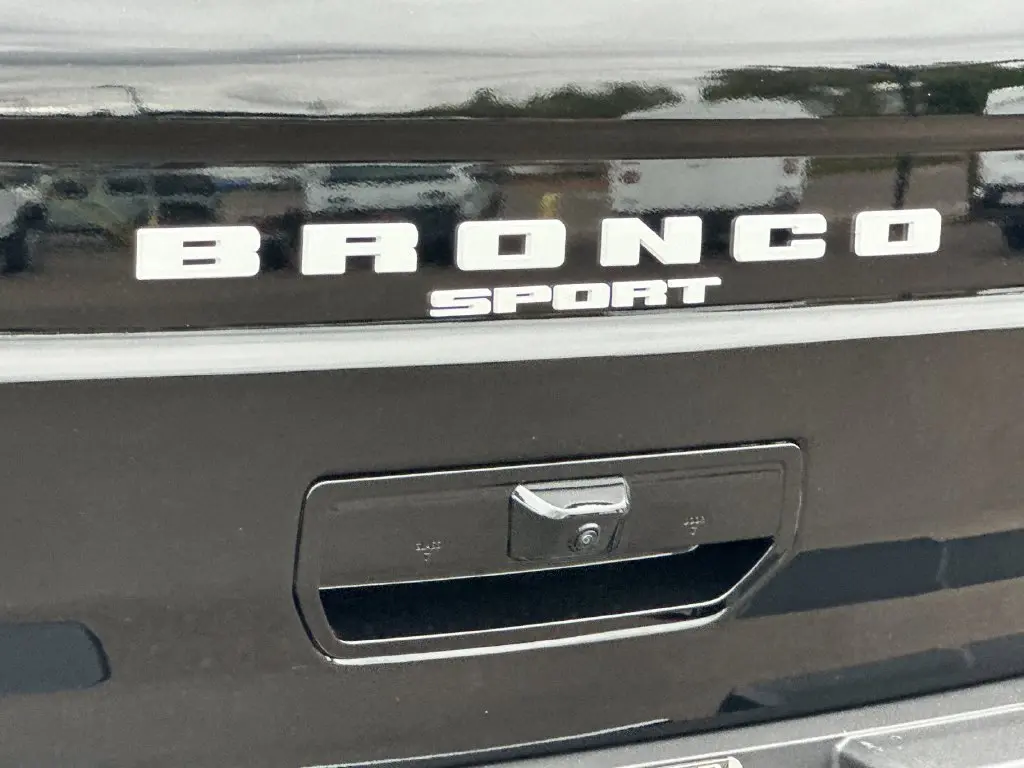 2025 Ford Bronco - $32,750