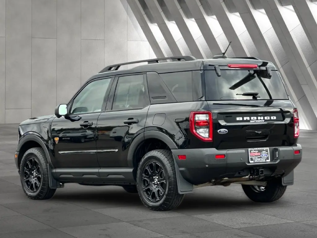 2025 Ford Bronco - $32,750