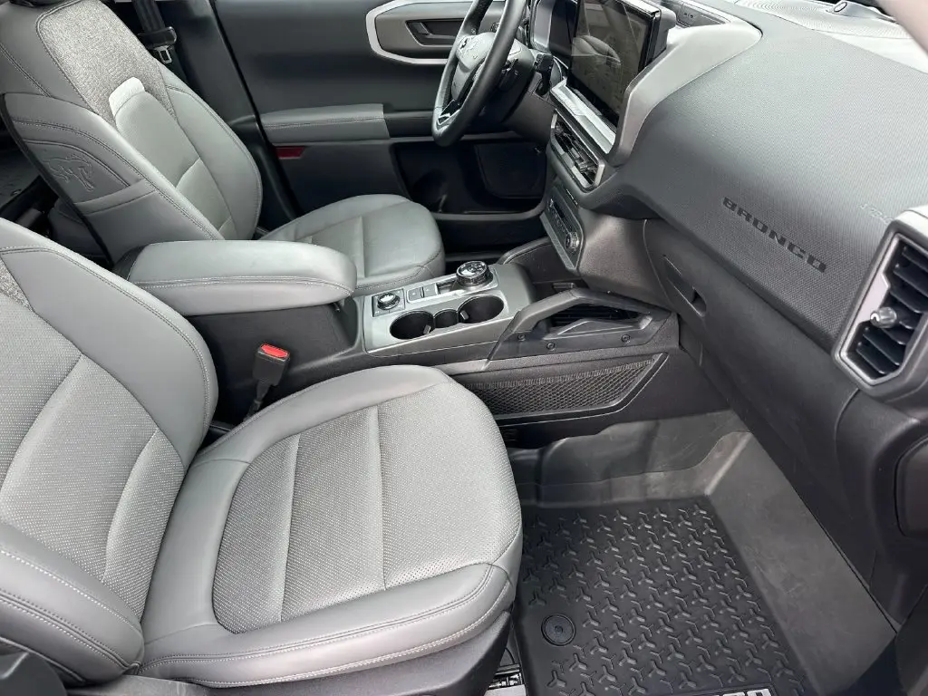 2025 Ford Bronco - $32,750