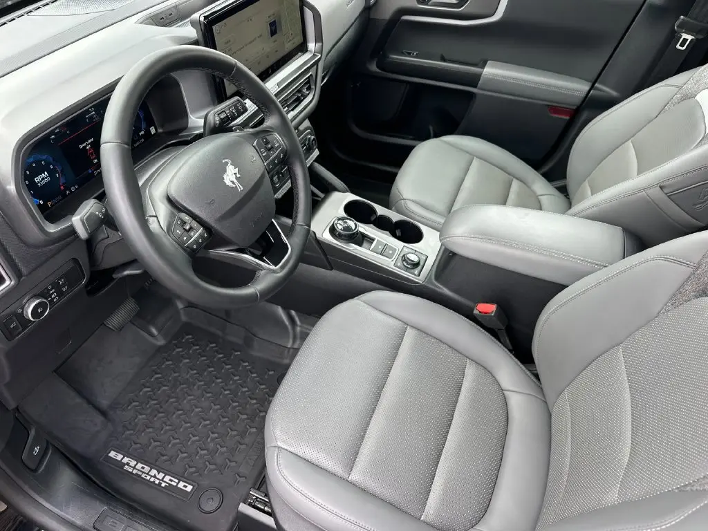 2025 Ford Bronco - $32,750