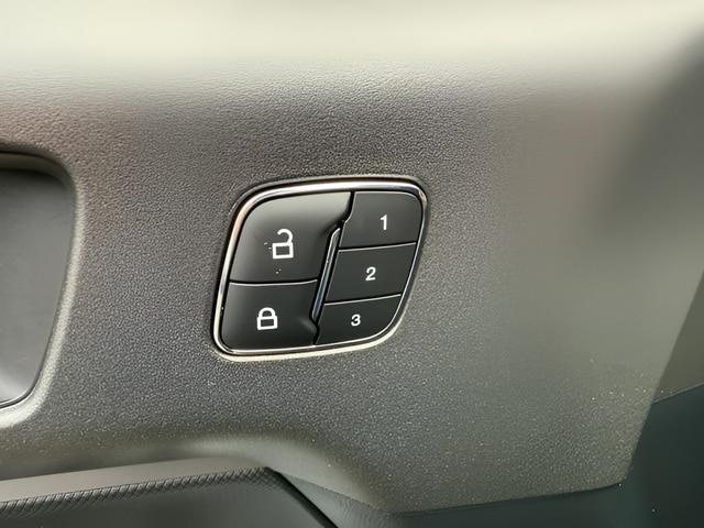 2025 Ford Bronco - $32,495