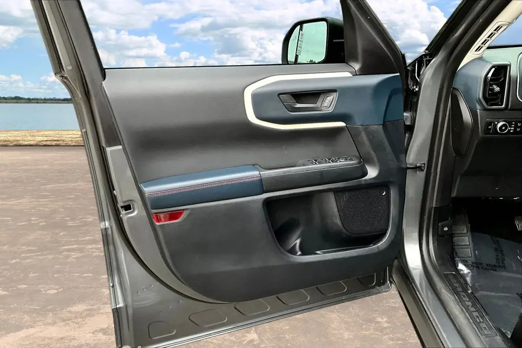 2024 Ford Bronco - $27,998
