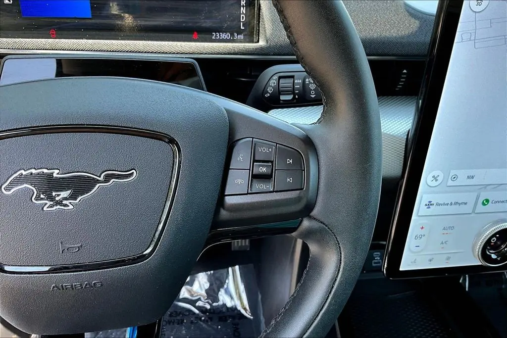 2023 Ford Mustang - $27,750