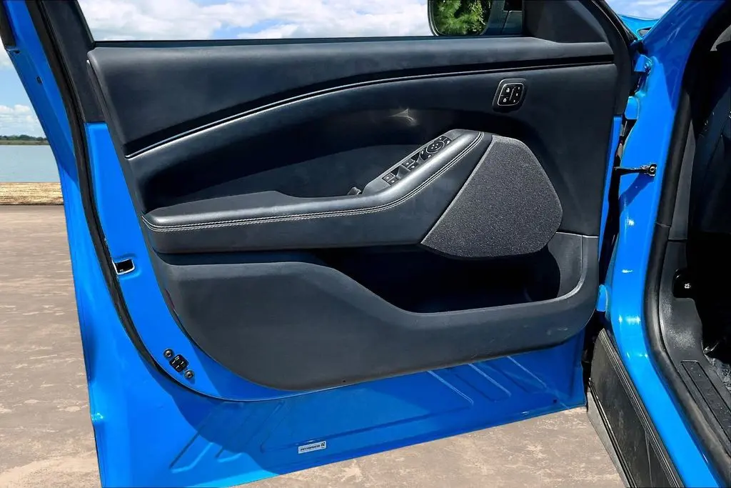 2023 Ford Mustang - $27,750